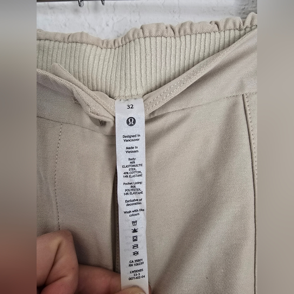 NWT Lululemon Athletica Light Utilitech Cargo Pocket HR Pants - Picture 5 of 8